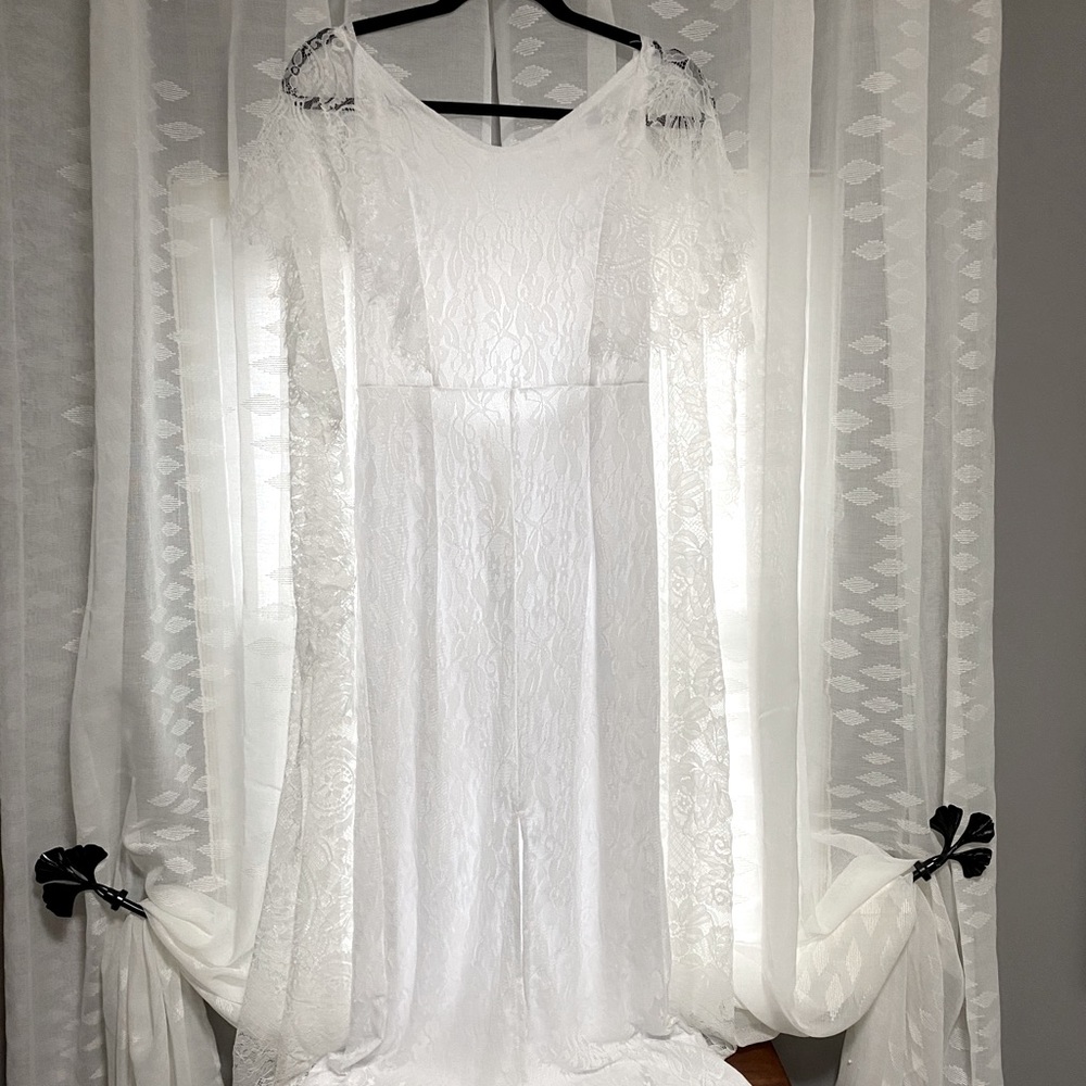 BNWOT Lace Sleeve Cape Dress V Neck Backless